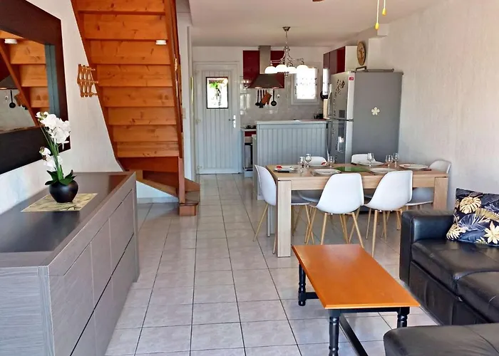 Maison Climatisee Avec Parking Et Terrasses, 2 Chambres, Quartier Calme - Fr-1-387-68