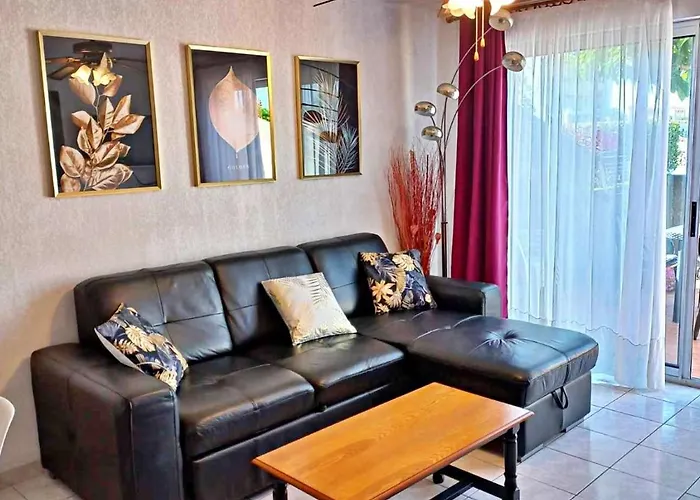 Maison Climatisee Avec Parking Et Terrasses, 2 Chambres, Quartier Calme - Fr-1-387-68 * Marseillan (Herault)